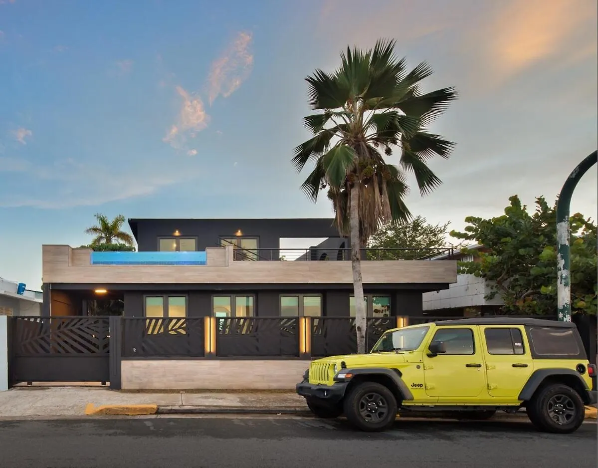 Dom wakacyjny Casa Lux Oceanfront Villa Pool and Car Add Ons San Juan