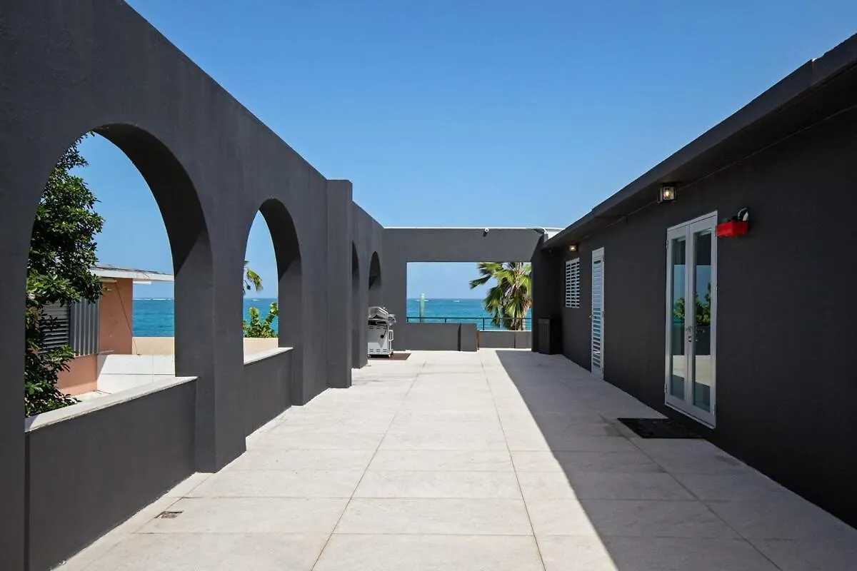 Dom wakacyjny Casa Lux Oceanfront Villa Pool and Car Add Ons San Juan