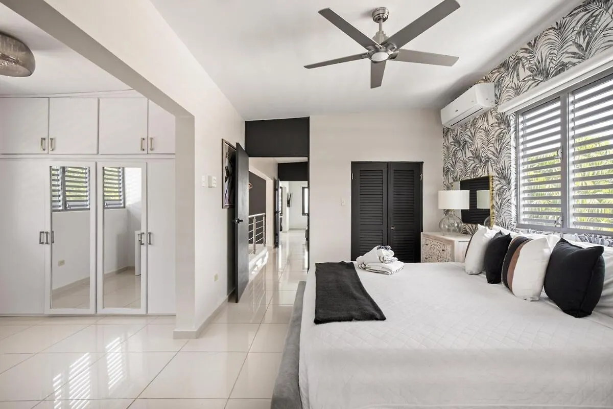 Casa Lux Oceanfront Villa Pool and Car Add Ons San Juan 0*,  Portoryko